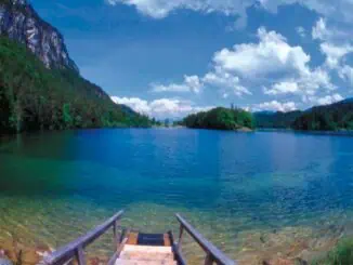 Der Reintalersee zählt zu den wärmsten Badeseen Tirols