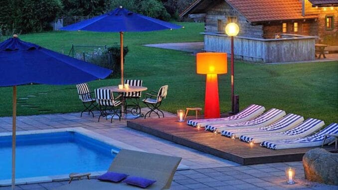 Berghotel Maibrunn Pool im Abendlicht©Ydo Sol