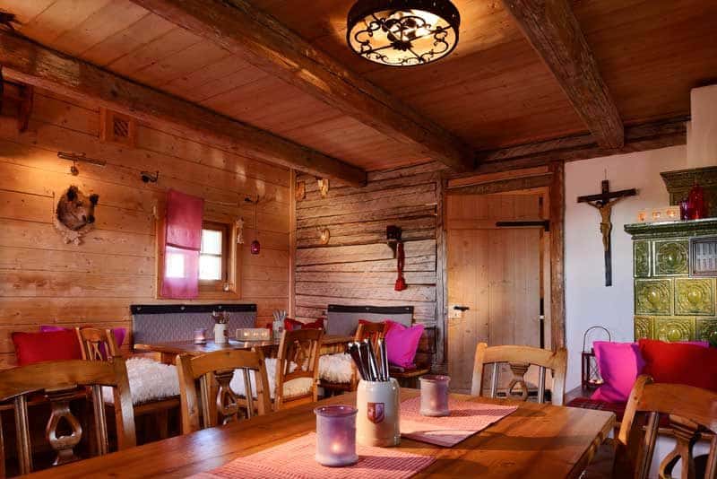 Berghotel Maibrunn Hirschalmhütte innen