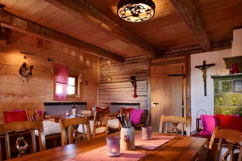 Berghotel Maibrunn Hirschalmhütte innen