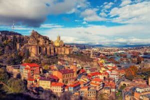 Georgiens Hauptstadt Tiflis zählt zu den neuen Reisezielen im Komfort Plus Katalog 2018 von Tour Vital Bild vvvita iStock Thinkstock