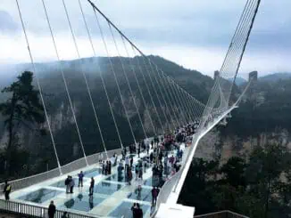 Glasbrücke in Chinas Provinz Hunan