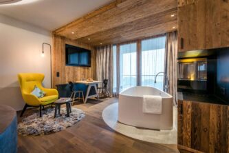 Bayerwaldresort Hüttenhof Stylische Suite mit Badewanne
