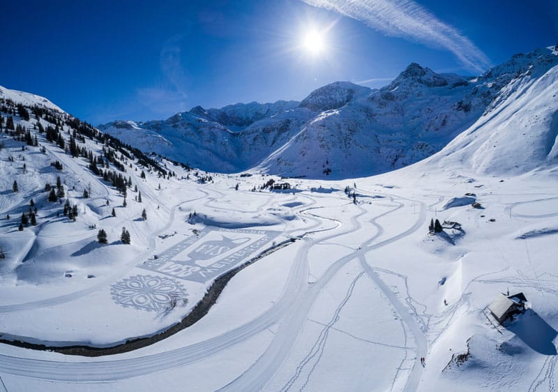 Bilder im Schnee vom Briten Simon Beck ©Gasteinertal Tourismus Ausweger