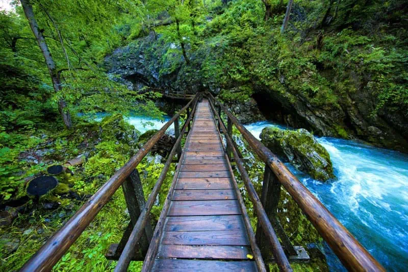 Hölzerne Brücke über die Vintgar Klamm bei Bled ©www.slovenia.info Jacob Riglin Beautiful Destinations