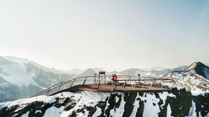 ©Andre Schoenherr Gipfelplattform TOP OF TYROL Stubaier Gletscher