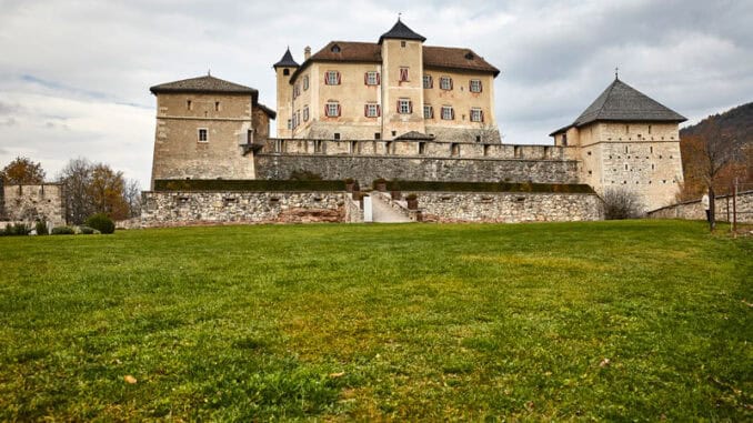 Castel Thun val di Non ©Roberto Bragotto