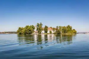 Fraueninsel im Herbst ©Chiemsee Alpenland Tourismus