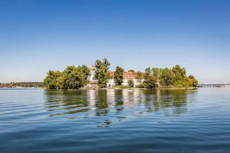Fraueninsel im Herbst ©Chiemsee Alpenland Tourismus