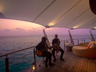 Baros Maldives Lighthouse Lounge