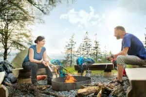 Lagerfeuer auf dem Trekkingplatz FRANKENWALD Döbraberg ©Frankenwald Tourismus & Sebastian Faltenbacher