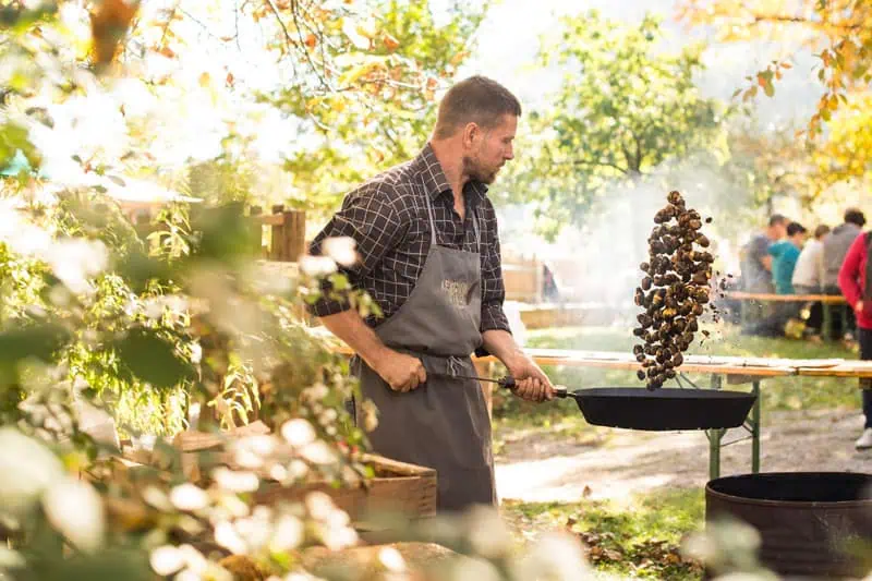 Keschtn roesten in Lana