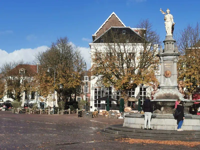 Deventer Marktplatz Brink ©Duering 32