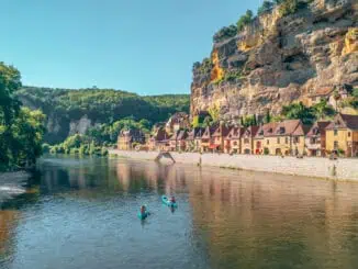 Canoes Dordogne La Roque Gageac