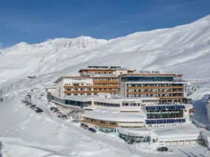 Aussenansicht-vom-Ski–und-Wellnessresort-Hotel-Riml-©Alexander-Maria-Lohmann