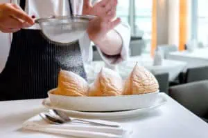 traditionelle Salzburger Nockerl im IMLAUER Sky Restaurant ©Guenter Standl