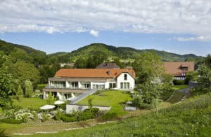 Blick auf das Gaestehaus mit Balkon ©Landgasthof Hotel Jagstmuehle