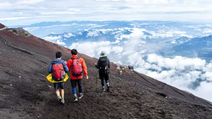 Fuji-Wanderung--Freepik