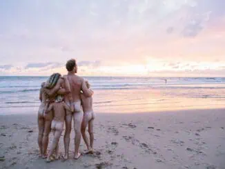 Familie am Atlantikstrand von Euronat © Celine Hamelin