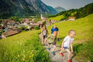 Vitalweg-Holzgau“-im-Tiroler-Lechtal-©Verein-Lechweg-Gerhard-Eisenschink