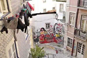 Escadinhas-de-S.-Cristóvão-©Turismo-de-Lisboa