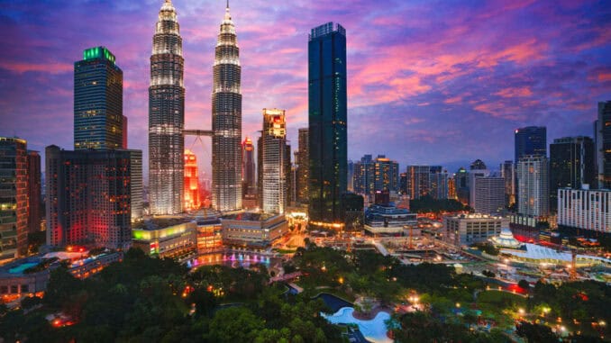 Kuala lumpur city skyline at dusk ©Tourism Malaysia