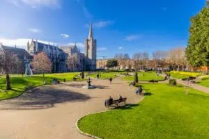 St-Patricks-Cathedral-Gardens,-Dublin-City,-Co.-Dublin