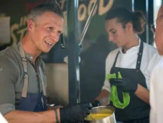 Kuechenchef Maximilian Moser beim Food Festival ©Hotel Vier Jahreszeiten Starnberg