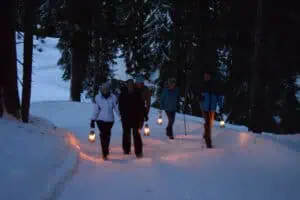 Warth-Schröcken-Laternenwanderung-©Warth-Schröcken-Tourismus-Bianca-Moosbrugger