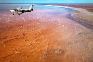 Vergängliches Wunder der Natur: Der Lake Eyre in Südaustralien Kati-Thanda-Lake-Eyre-National-Park-©Peter-Rowe