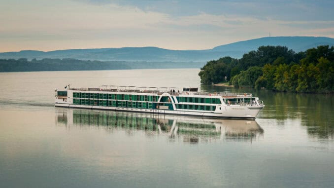 Lueftner Cruises AMADEUS Imperial outside view Danube 01