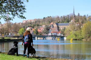 Mit-Hund-in-Montbéliard-©OTPM-2