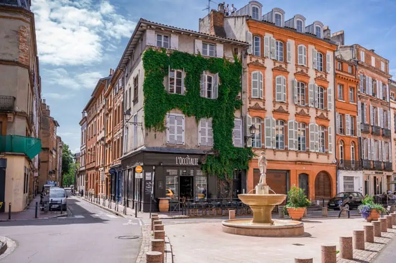 Toulouse Place Saintes Scarbes © Remi Deligeon Agence dattractivite de Toulouse