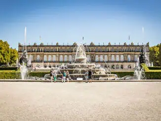 Schloss Herrenchiemsee mit Latonabrunnen ©Chiemsee Alpenland Tourismus Bayerische Schloesserverwaltung thomas kujat