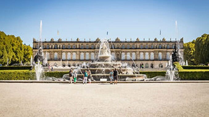 Schloss Herrenchiemsee mit Latonabrunnen ©Chiemsee Alpenland Tourismus Bayerische Schloesserverwaltung thomas kujat