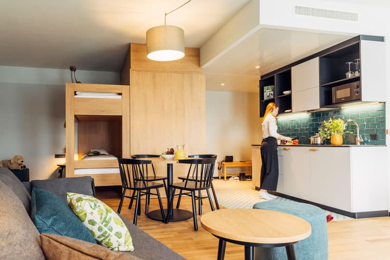 Eigene Kueche im harrys home Lienz ©harrys home hotels apartments Daniel Zangerl