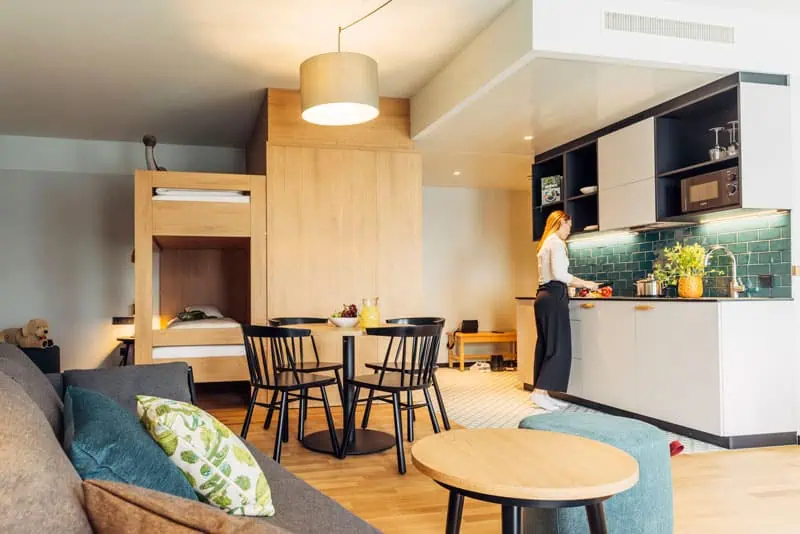 Eigene Kueche im harrys home Lienz ©harrys home hotels apartments Daniel Zangerl