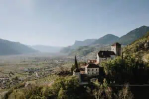 Region Lana im Wechsel der Jahreszeiten Lana-in-Blüte-©Emi-Massmer-Emotions