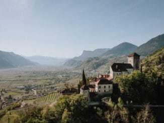 Lana in Bluete ©Emi Massmer Emotions