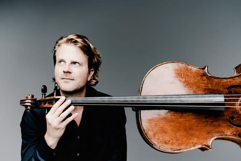 Cellist Julian Steckel ©Marco Borggreve