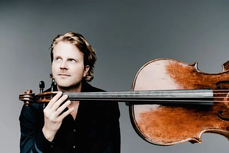 Cellist Julian Steckel ©Marco Borggreve