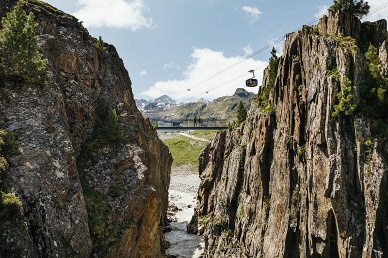 Stubaier Gletscher Bruecke Wandern 3SBahn ©Andre Schoenherr