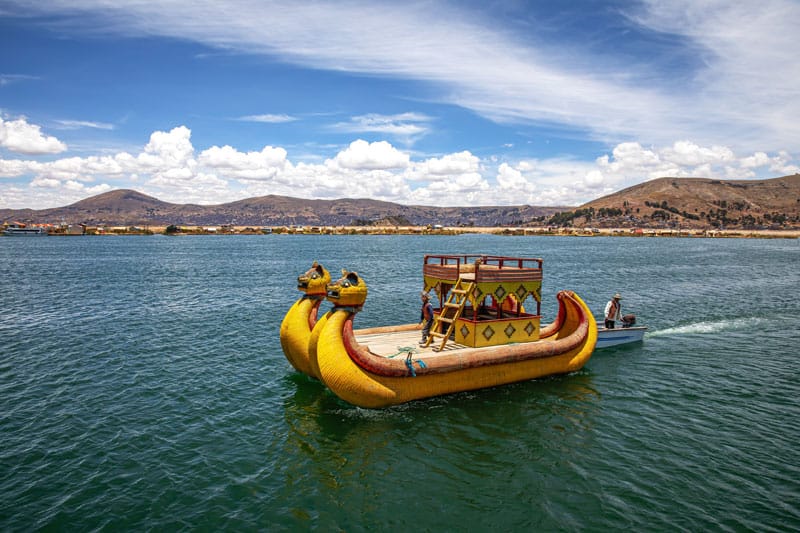 Isla de los Uros en el Lago Titicaca ©Karina Mendoza PROMPERU